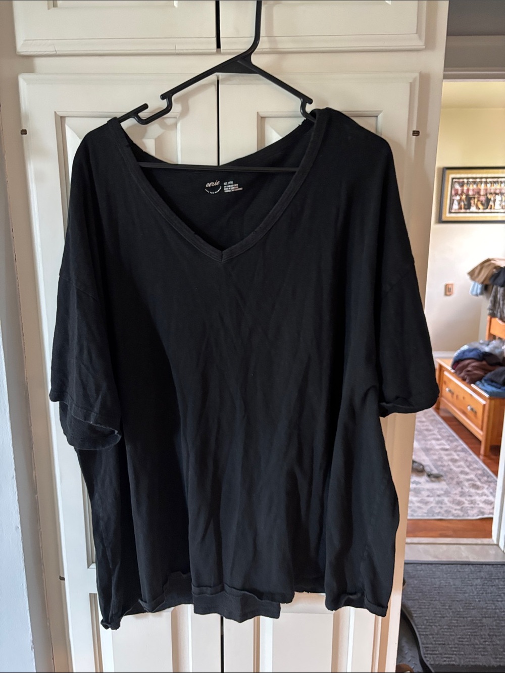 Women’s Aerie Black V-Neck Short Sleeve Shirt